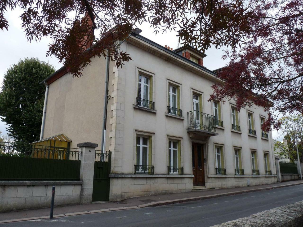 Chambres D'Hotes De Luxe Cote Parc-Cote Jardin Avec Parking Prive Gratuit Nevers Exterior photo